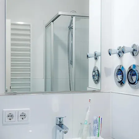 Zentrales Zimmer, Naehe Oktoberfest, Bett Und Schlafcouch Munich