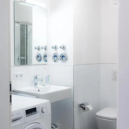 Lejlighed Zentrales Zimmer, Naehe Oktoberfest, Bett Und Schlafcouch München