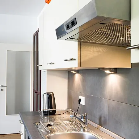 Lejlighed Zentrales Zimmer, Naehe Oktoberfest, Bett Und Schlafcouch