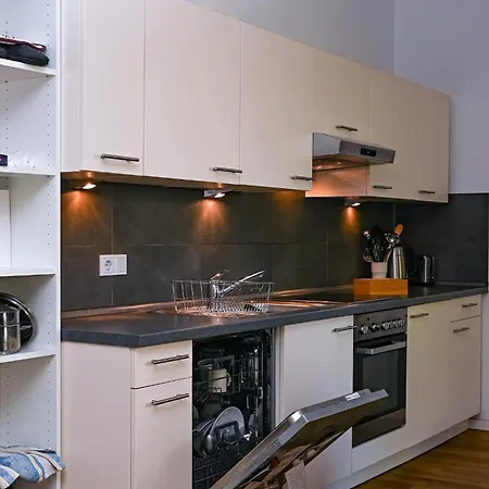 Lejlighed Zentrales Zimmer, Naehe Oktoberfest, Bett Und Schlafcouch München