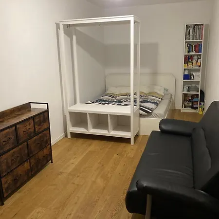 Zentrales Zimmer, Naehe Oktoberfest, Bett Und Schlafcouch *