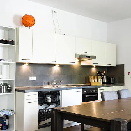 Zentrales Zimmer, Naehe Oktoberfest, Bett Und Schlafcouch Apartamento Múnich