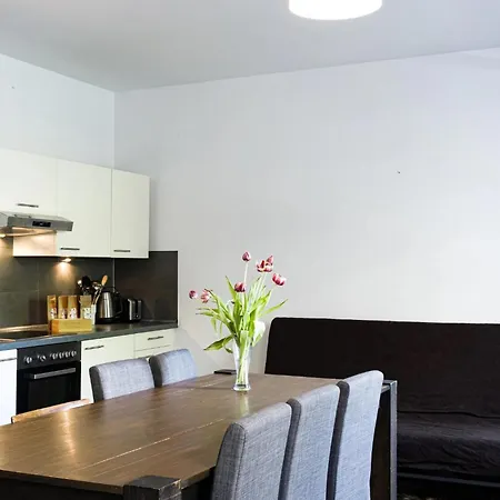 Zentrales Zimmer, Naehe Oktoberfest, Bett Und Schlafcouch Appartamento
